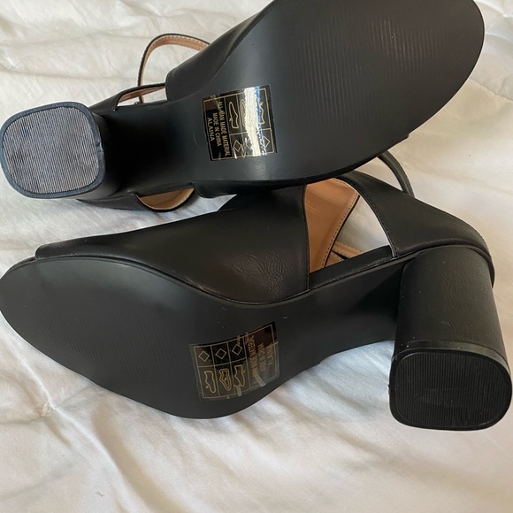 Black open top sling back sandals - size 11 - Picture 4 of 4